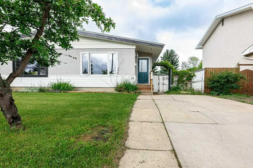 22 Mcintosh Avenue Red Deer AB T4N 0M3