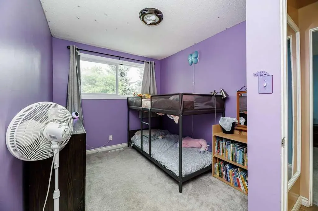 22 Mcintosh Avenue Red Deer AB T4N 0M3