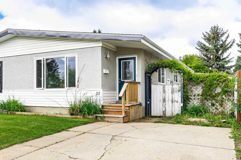 22 Mcintosh Avenue Red Deer AB T4N 0M3