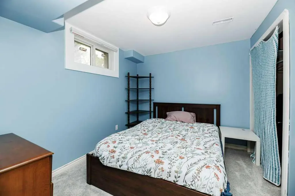 22 Mcintosh Avenue Red Deer AB T4N 0M3