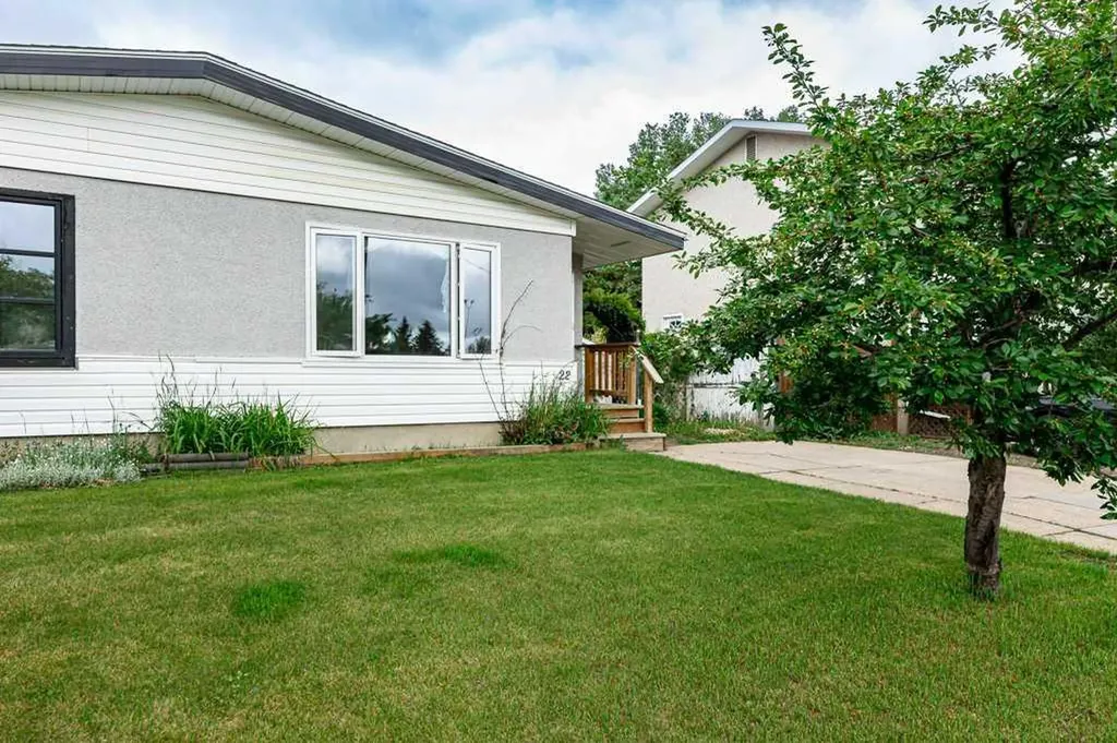 22 Mcintosh Avenue Red Deer AB T4N 0M3