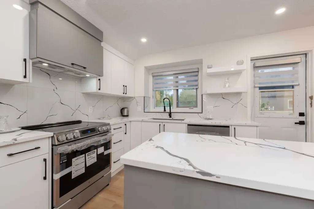 8266 Edgebrook Drive Calgary AB T3A 4N1