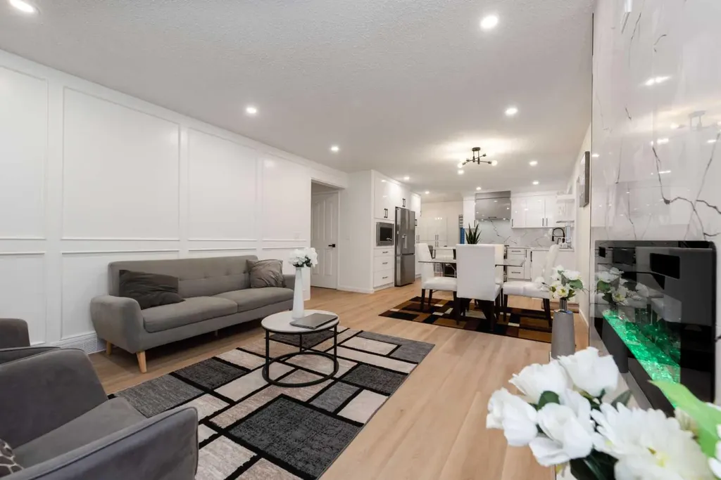 8266 Edgebrook Drive Calgary AB T3A 4N1