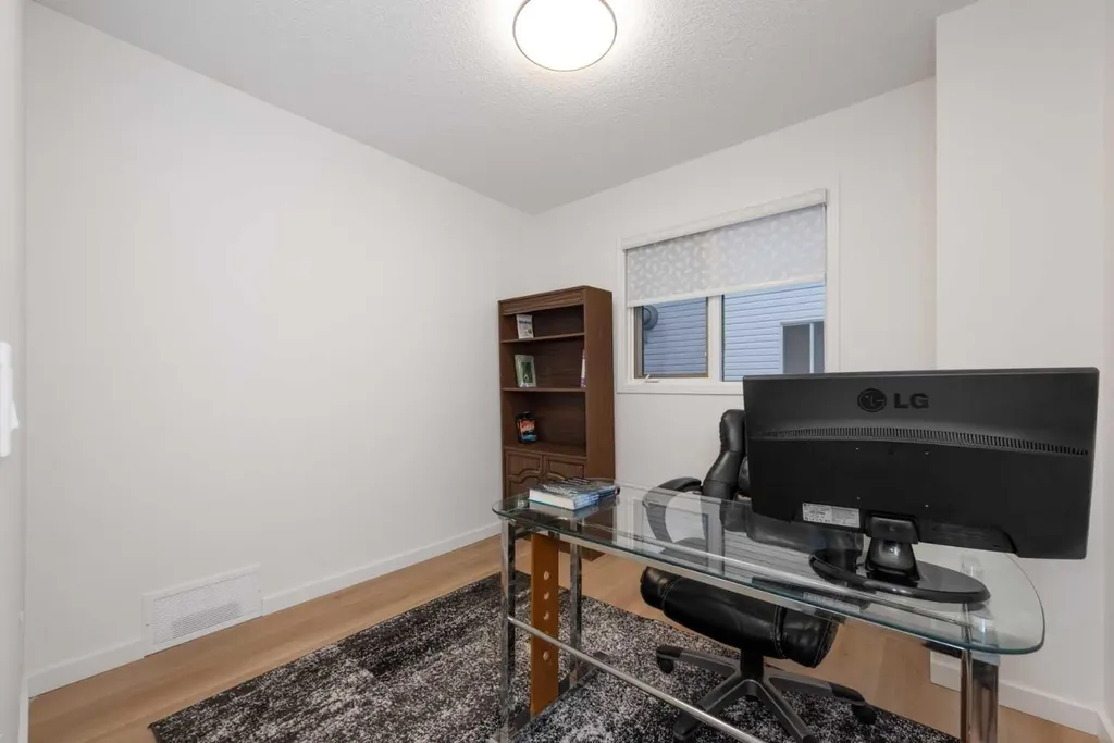 8266 Edgebrook Drive Calgary AB T3A 4N1