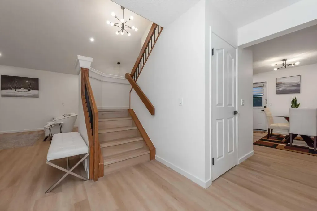8266 Edgebrook Drive Calgary AB T3A 4N1