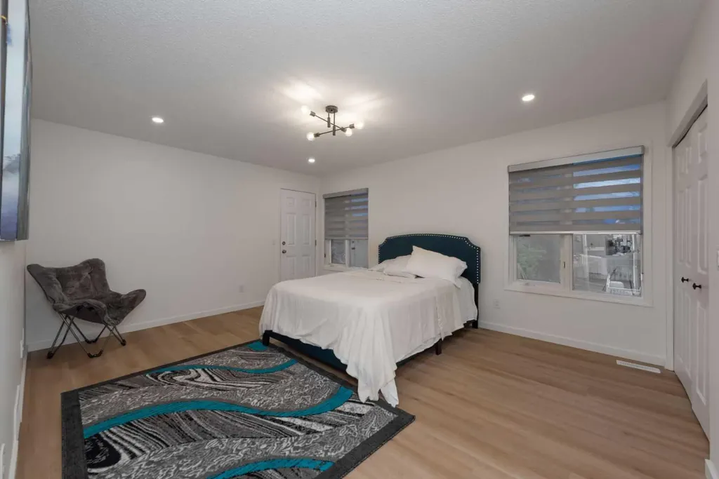 8266 Edgebrook Drive Calgary AB T3A 4N1