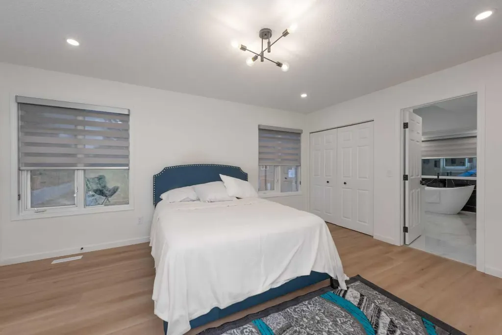 8266 Edgebrook Drive Calgary AB T3A 4N1
