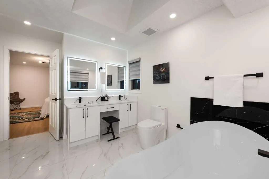 8266 Edgebrook Drive Calgary AB T3A 4N1