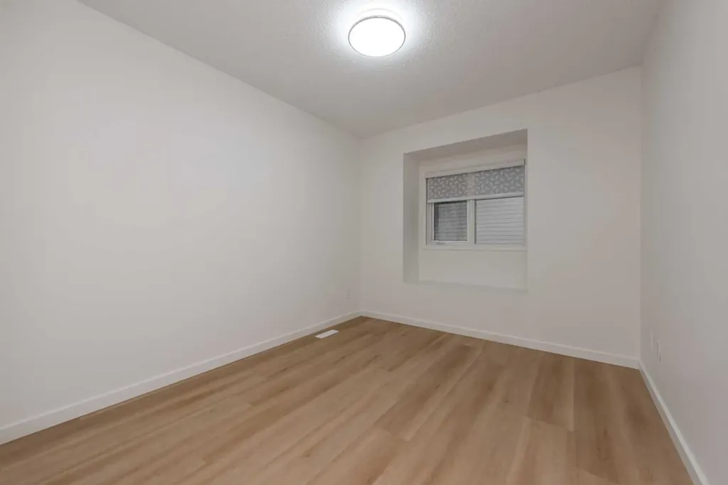 8266 Edgebrook Drive Calgary AB T3A 4N1