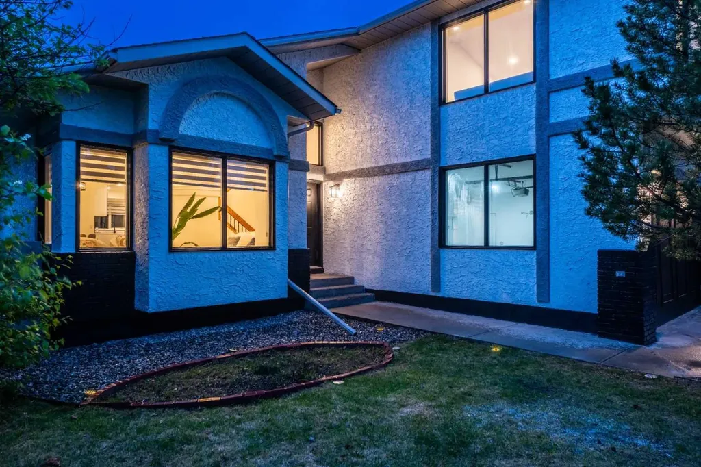 8266 Edgebrook Drive Calgary AB T3A 4N1