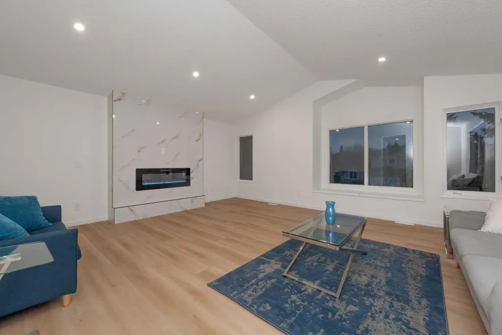 8266 Edgebrook Drive Calgary AB T3A 4N1