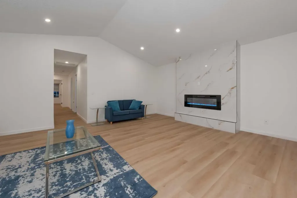 8266 Edgebrook Drive Calgary AB T3A 4N1
