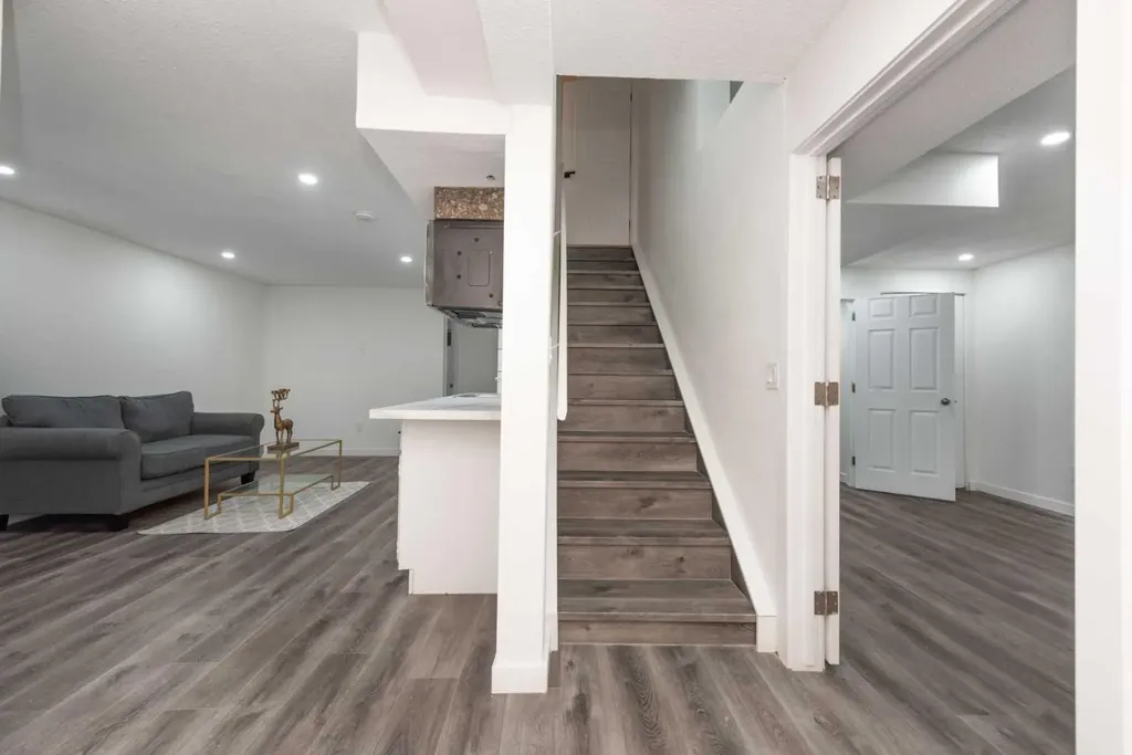8266 Edgebrook Drive Calgary AB T3A 4N1