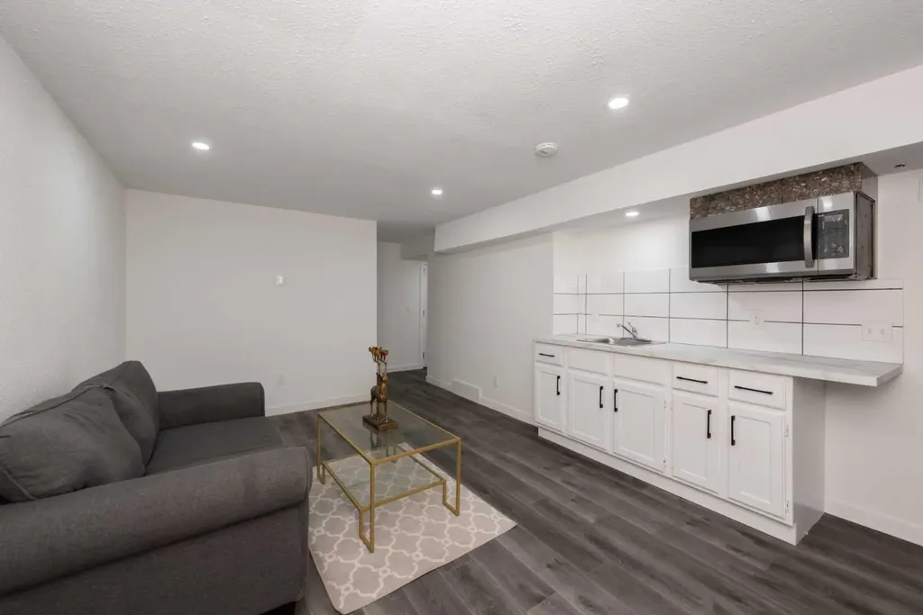 8266 Edgebrook Drive Calgary AB T3A 4N1
