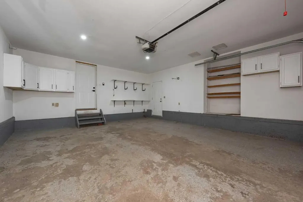 8266 Edgebrook Drive Calgary AB T3A 4N1