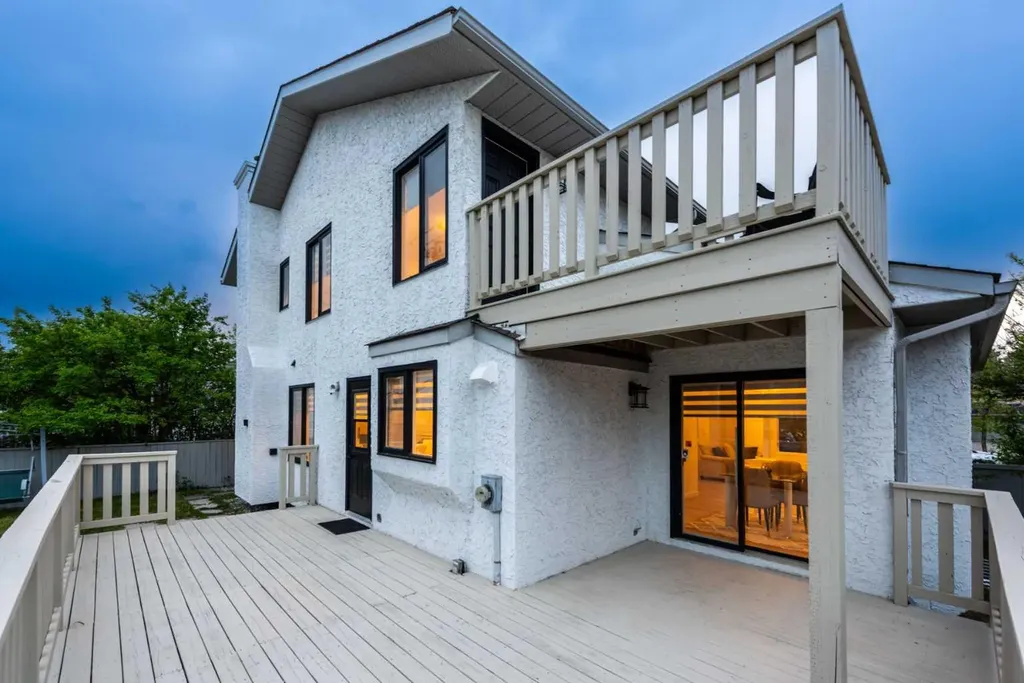 8266 Edgebrook Drive Calgary AB T3A 4N1