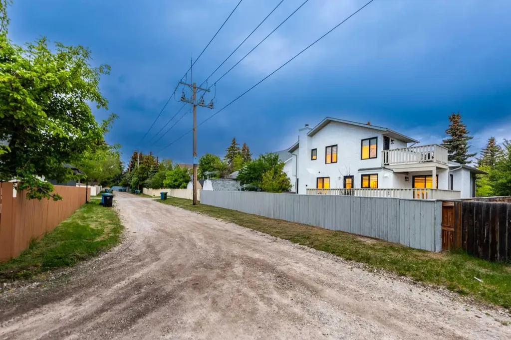 8266 Edgebrook Drive Calgary AB T3A 4N1