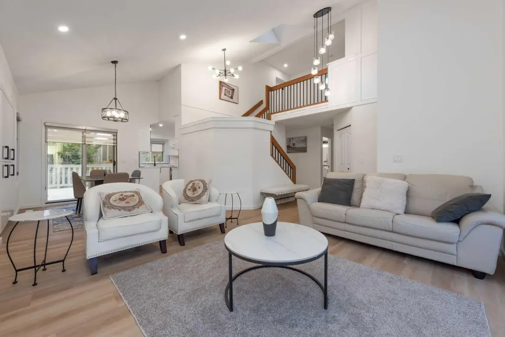 8266 Edgebrook Drive Calgary AB T3A 4N1