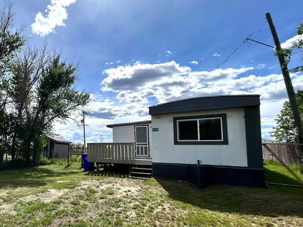 441 2 Street Suffield AB T0J 2N0
