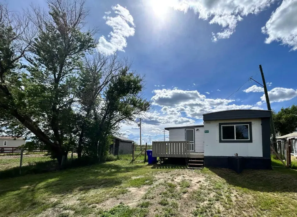441 2 Street Suffield AB T0J 2N0