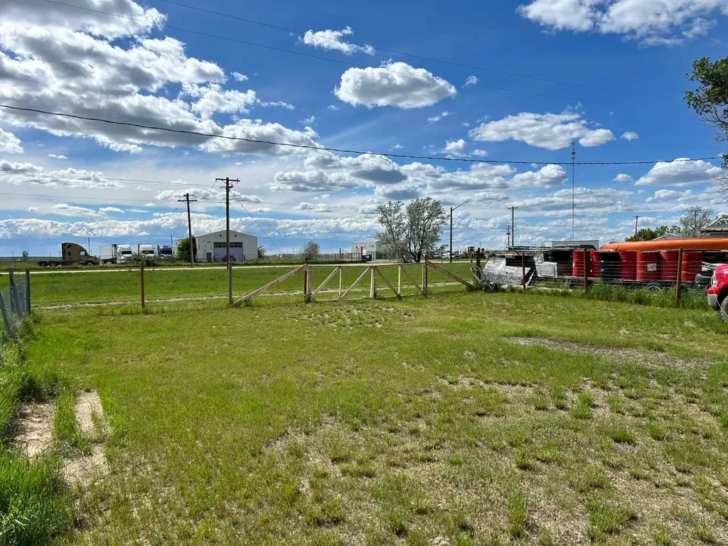 441 2 Street Suffield AB T0J 2N0