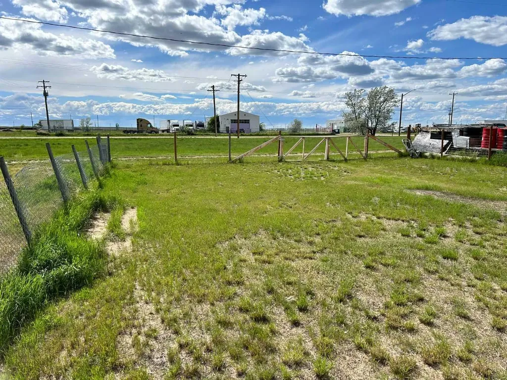 441 2 Street Suffield AB T0J 2N0