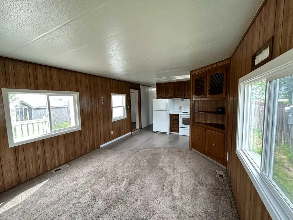 441 2 Street Suffield AB T0J 2N0