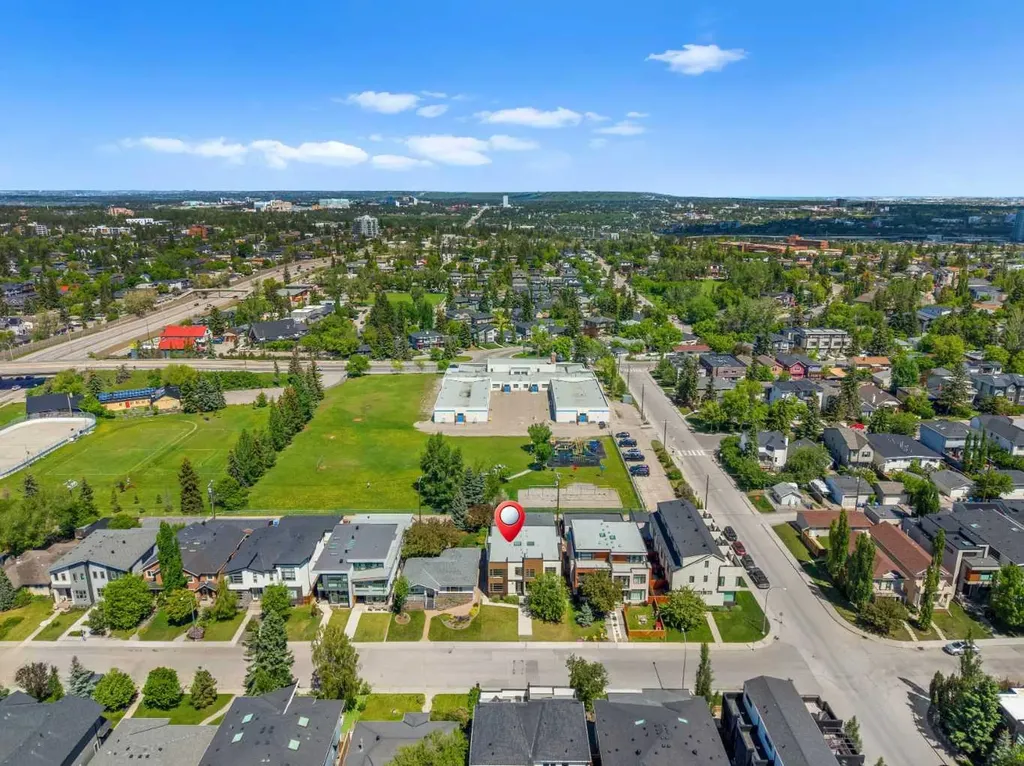 2412 28 Avenue SW Calgary AB T2T 1K9