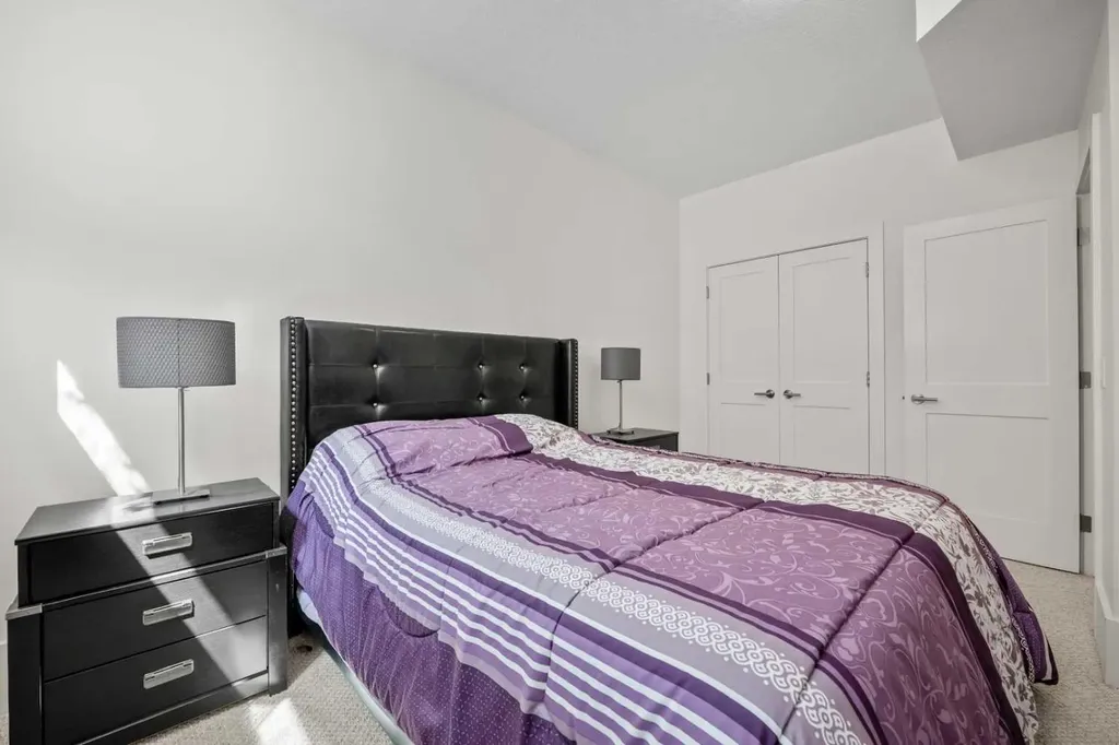 2412 28 Avenue SW Calgary AB T2T 1K9