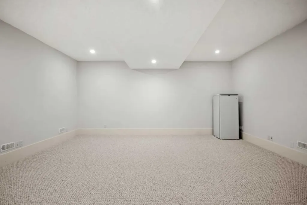 2412 28 Avenue SW Calgary AB T2T 1K9