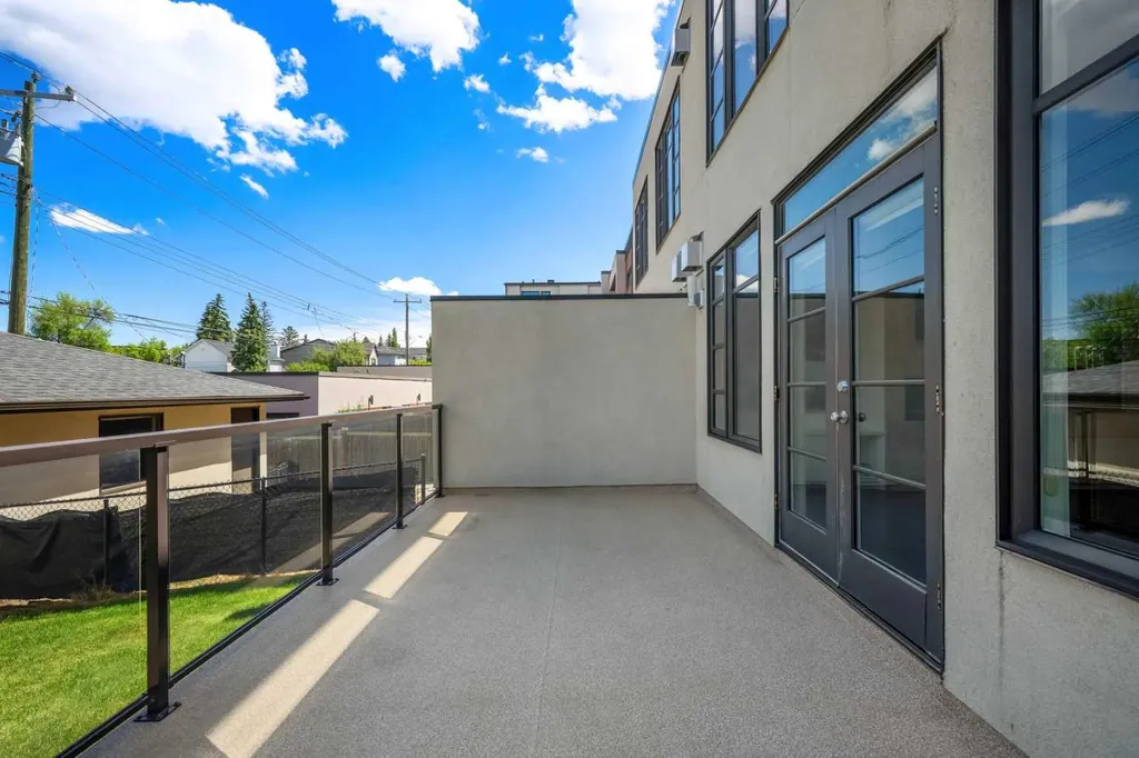 2412 28 Avenue SW Calgary AB T2T 1K9