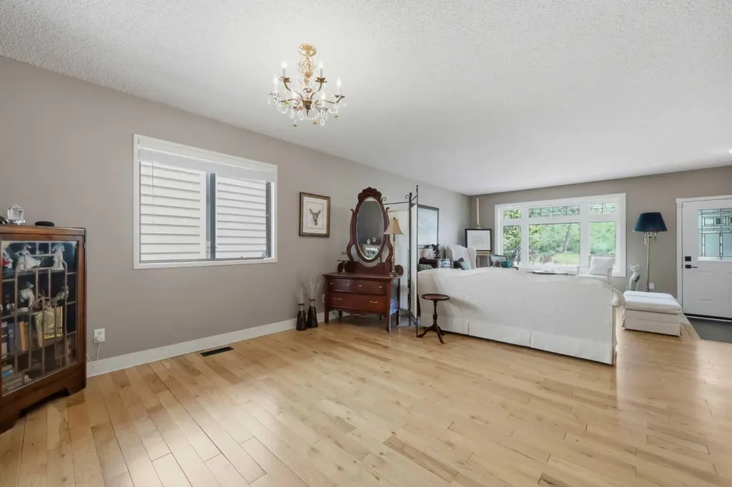 232 Hawkcliff Way NW Calgary AB T3G 2T4