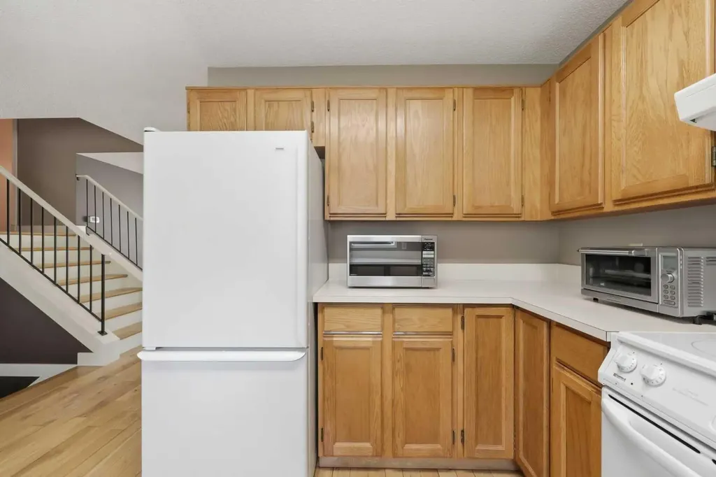 232 Hawkcliff Way NW Calgary AB T3G 2T4