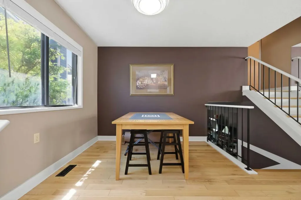 232 Hawkcliff Way NW Calgary AB T3G 2T4