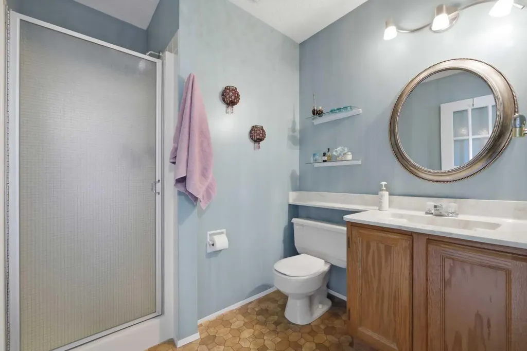 232 Hawkcliff Way NW Calgary AB T3G 2T4