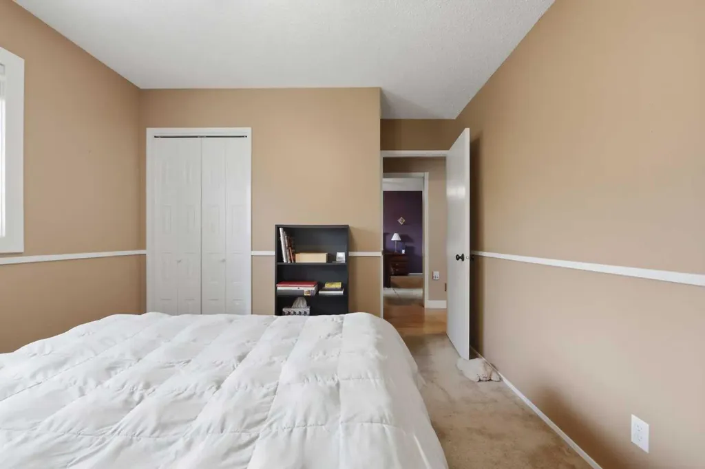 232 Hawkcliff Way NW Calgary AB T3G 2T4