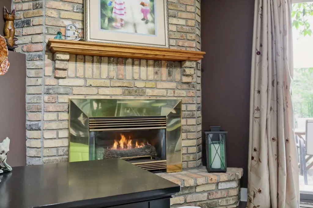 232 Hawkcliff Way NW Calgary AB T3G 2T4