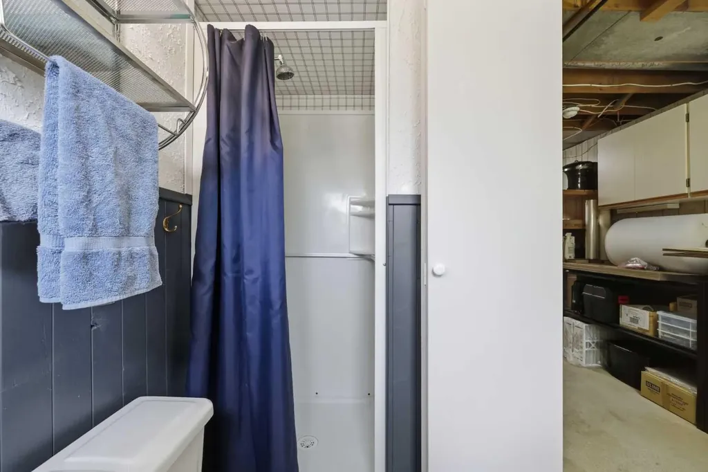 232 Hawkcliff Way NW Calgary AB T3G 2T4