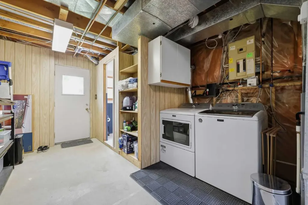 232 Hawkcliff Way NW Calgary AB T3G 2T4