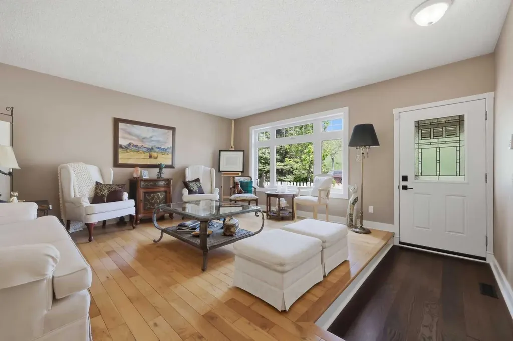 232 Hawkcliff Way NW Calgary AB T3G 2T4
