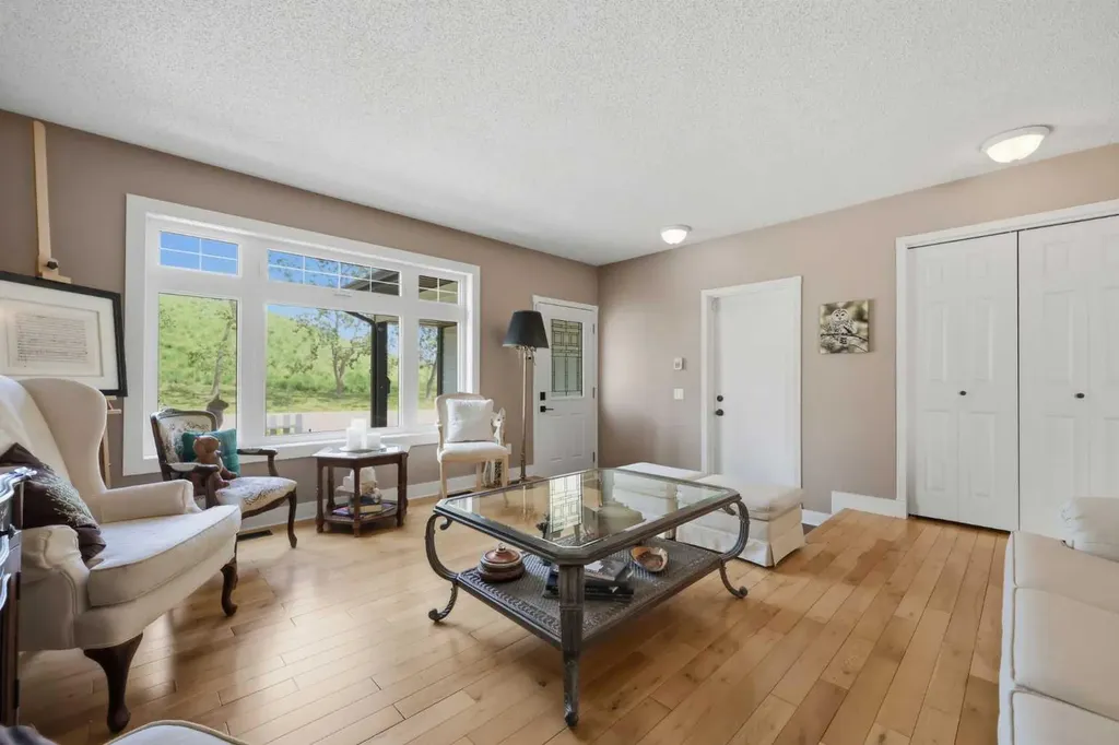 232 Hawkcliff Way NW Calgary AB T3G 2T4