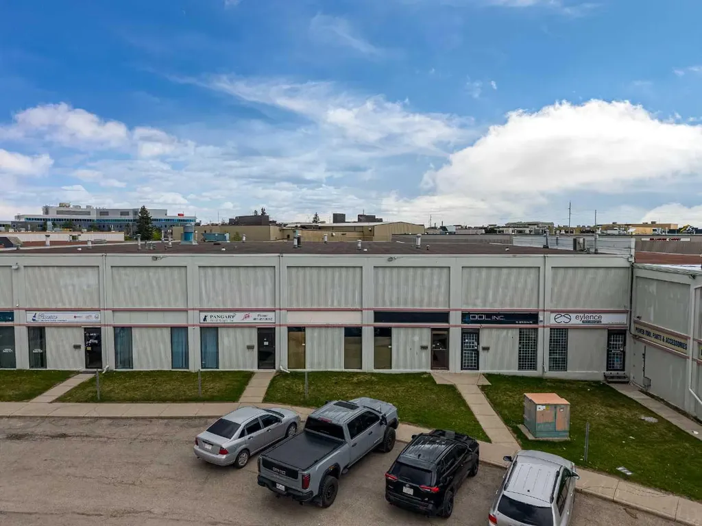2219 35 Avenue NE Calgary AB T2E6W3