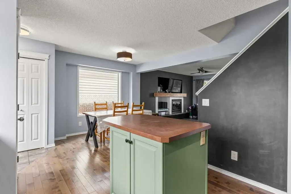 103 Copperfield Heights SE Calgary AB T2Z 4R5