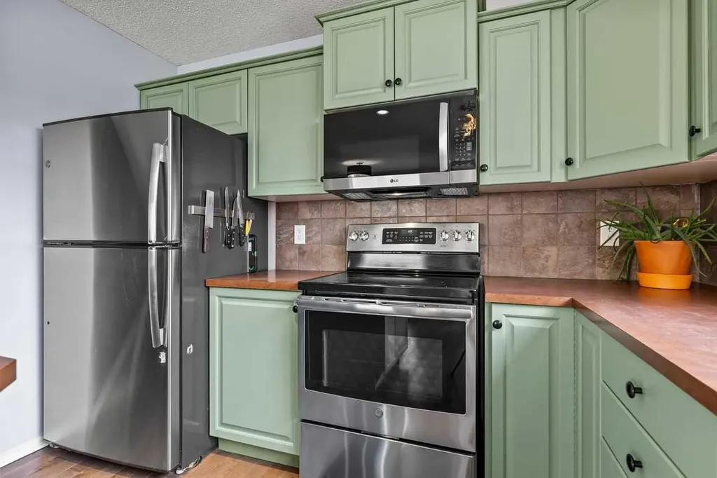 103 Copperfield Heights SE Calgary AB T2Z 4R5
