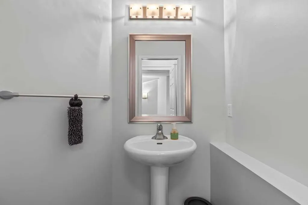 103 Copperfield Heights SE Calgary AB T2Z 4R5