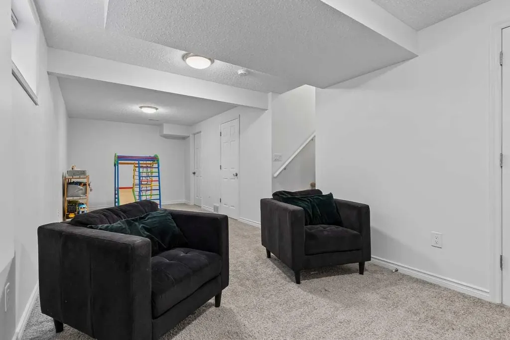 103 Copperfield Heights SE Calgary AB T2Z 4R5