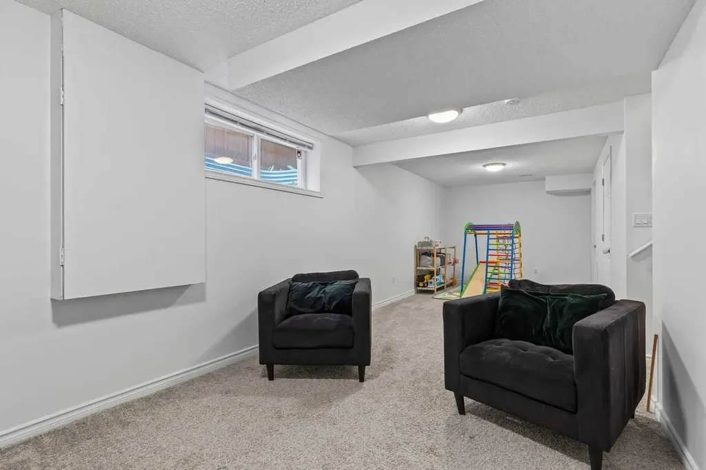 103 Copperfield Heights SE Calgary AB T2Z 4R5