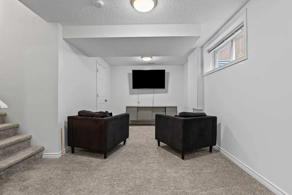 103 Copperfield Heights SE Calgary AB T2Z 4R5