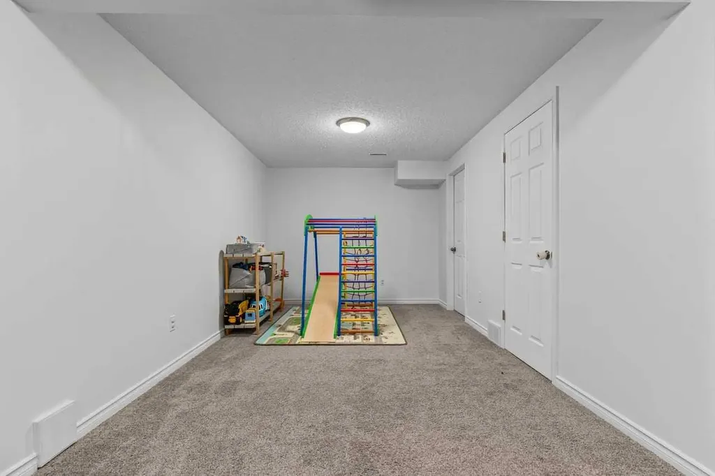 103 Copperfield Heights SE Calgary AB T2Z 4R5
