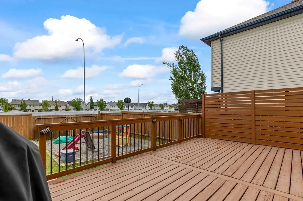 103 Copperfield Heights SE Calgary AB T2Z 4R5